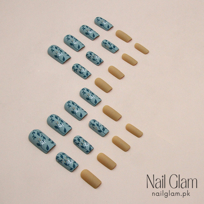 Artistic Vibe (24Pcs) - Nail Kit Included