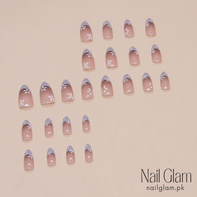Nail Glam 72 - White Floral Accents (24Pcs) - Nail Kit Included