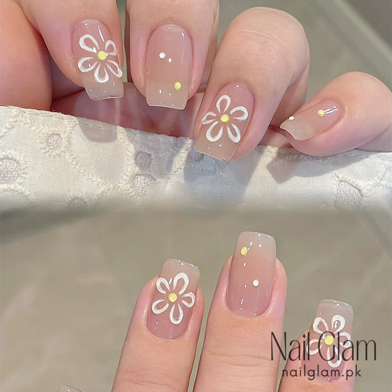 Nail Glam 80 - White Daisies (24Pcs) - Nail Kit Included