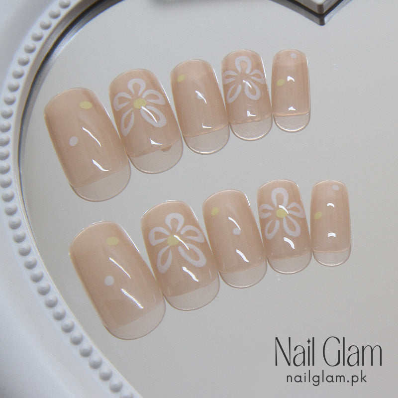 Nail Glam 80 - White Daisies (24Pcs) - Nail Kit Included