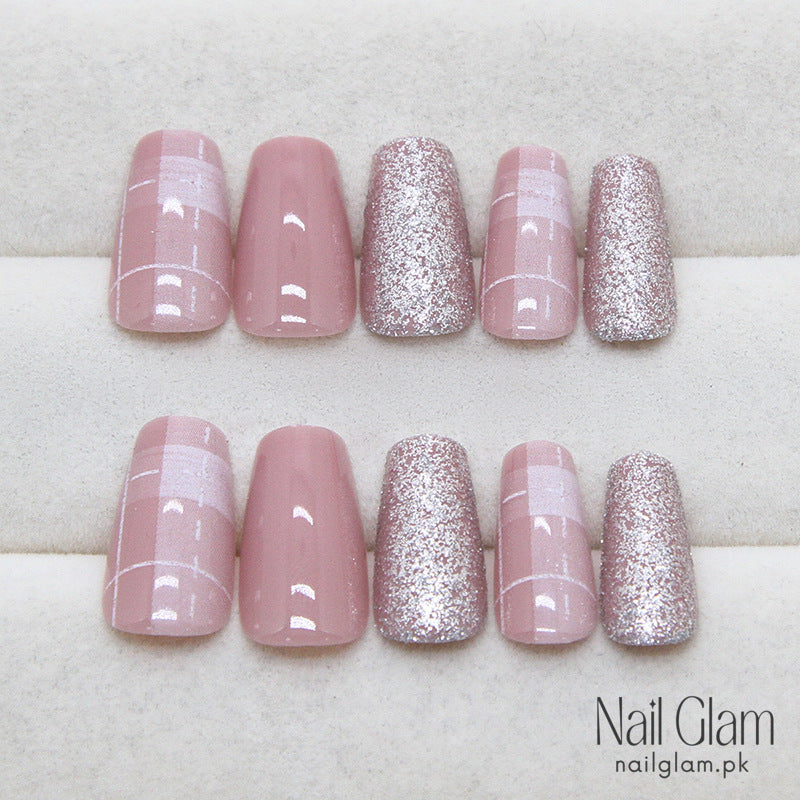 Elegant Press-On Nails (24Pcs) - Nail Kit Included