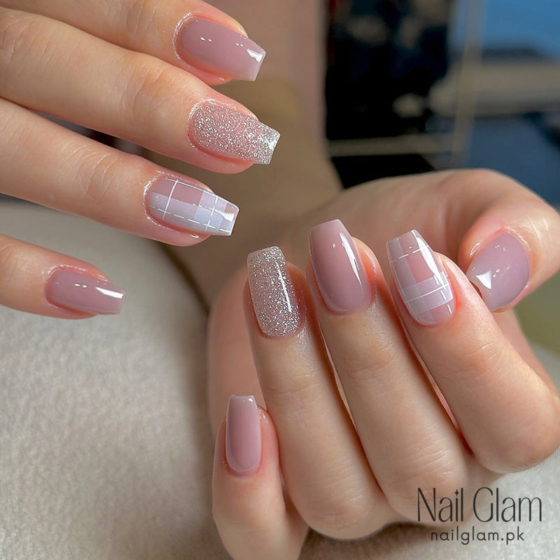 Elegant Press-On Nails (24Pcs) - Nail Kit Included