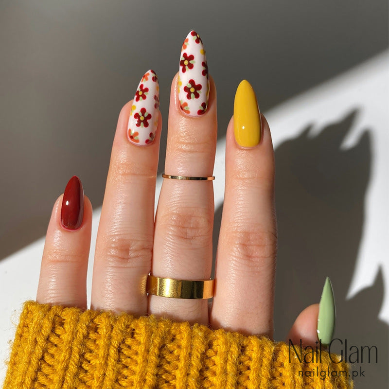 Floral Patterns Press-On Nails (24Pcs) - Nail Kit Included