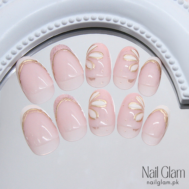 Delicate Petals (24Pcs) - Nail Kit Included