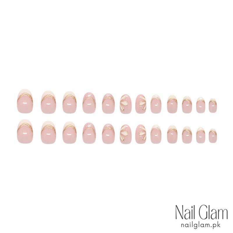 Delicate Petals (24Pcs) - Nail Kit Included