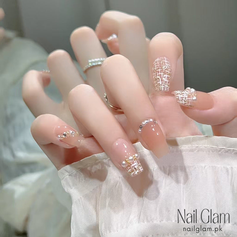 Pearl Chic (24Pcs) - Nail Kit Included