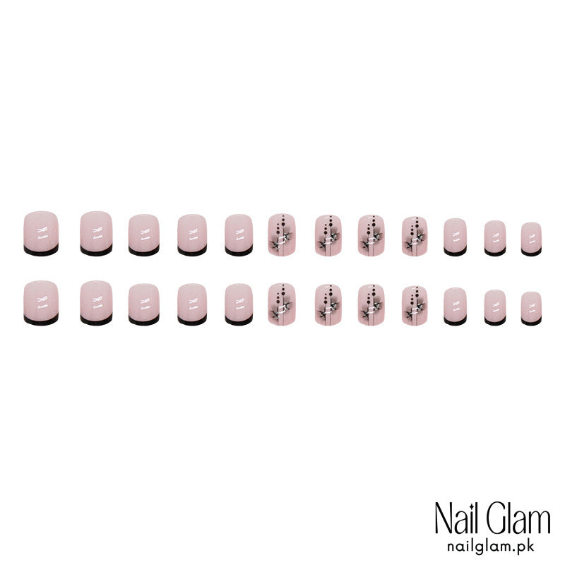 Chic Contrast (24Pcs) - Nail Kit Included