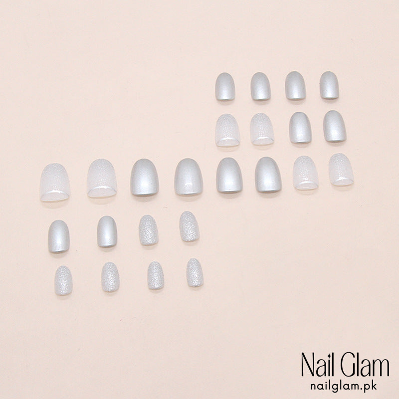 Glamour Queen (24Pcs) - Nail Kit Included