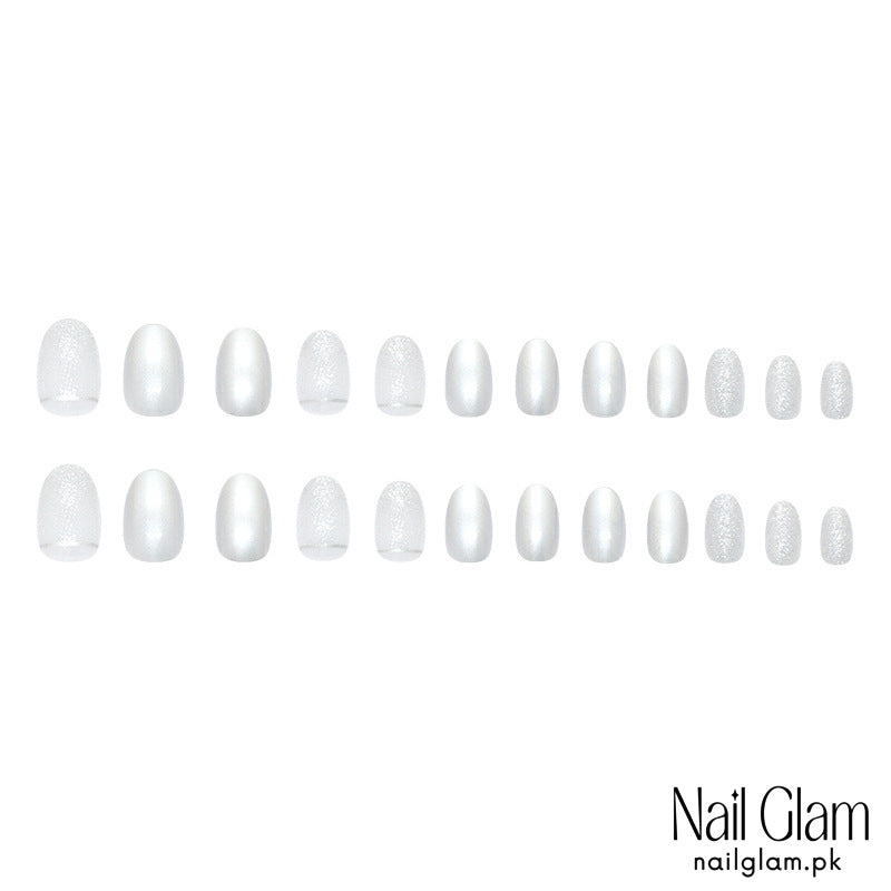 Glamour Queen (24Pcs) - Nail Kit Included