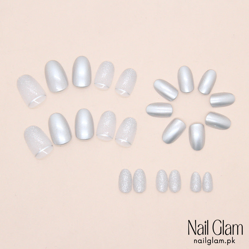 Glamour Queen (24Pcs) - Nail Kit Included