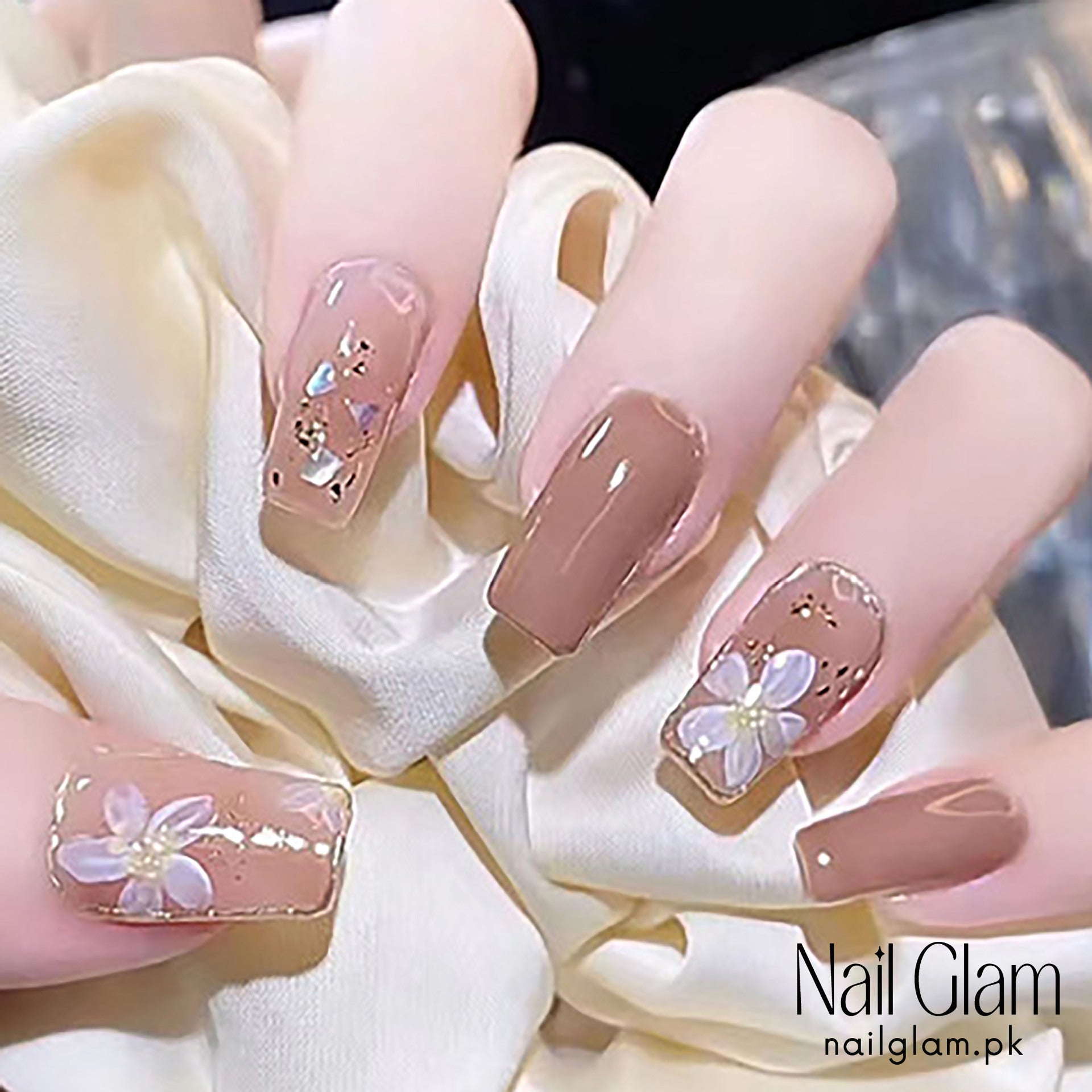 Press-On Nails with Floral Accents (24Pcs) - Application Kit Included