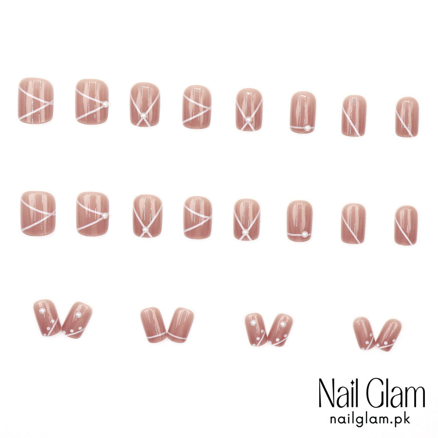 Press-On Nails with Geometric Accents (24Pcs) - Application Kit Included