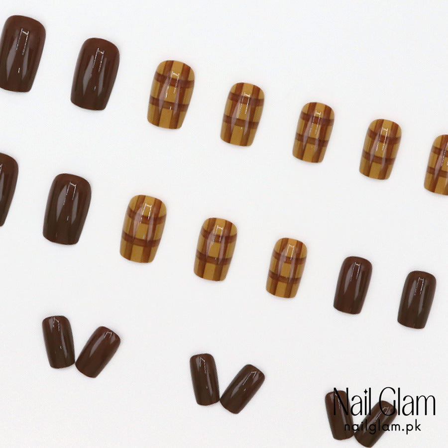 Press-On Nails with a Cozy Design (24Pcs) - Application Kit Included