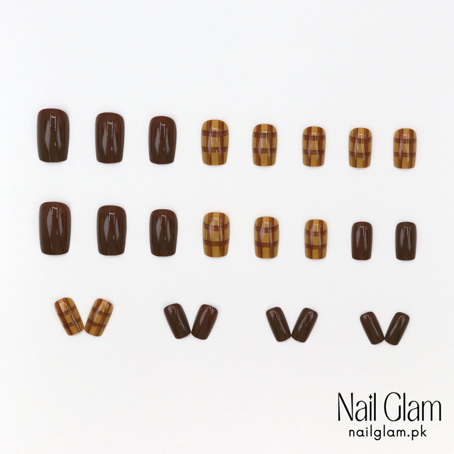 Press-On Nails with a Cozy Design (24Pcs) - Application Kit Included