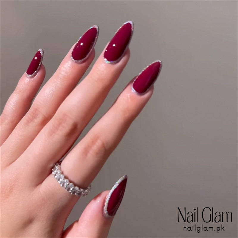 Press-On Nails with a Regal Edge (24Pcs) - Application Kit Included