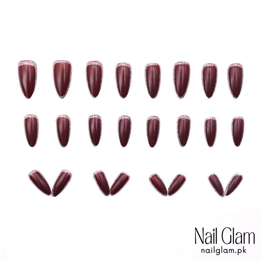 Press-On Nails with a Regal Edge (24Pcs) - Application Kit Included