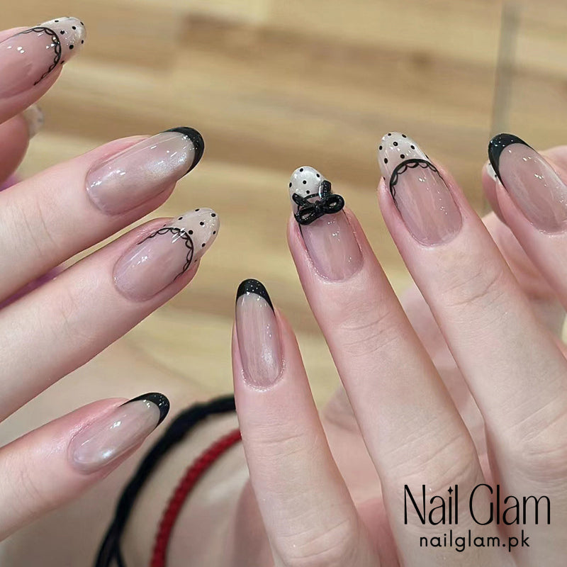 Nail Glam 450 - Chic Contrast Playful Twist (30Pcs) - Application Kit Included