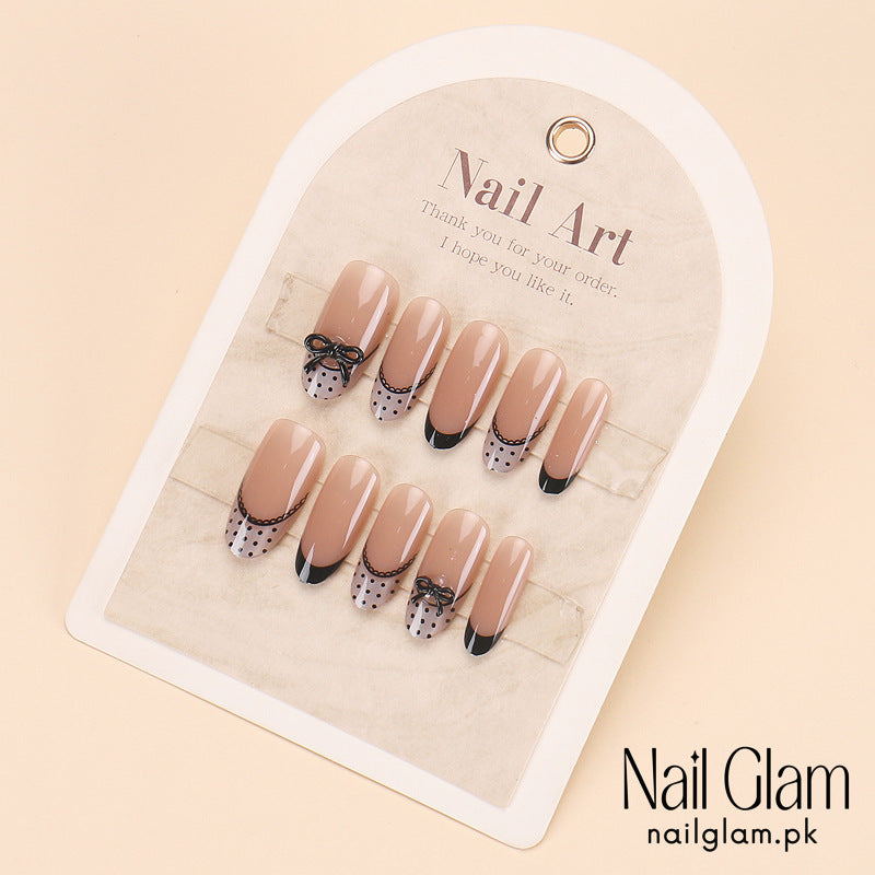 Nail Glam 450 - Chic Contrast Playful Twist (30Pcs) - Application Kit Included