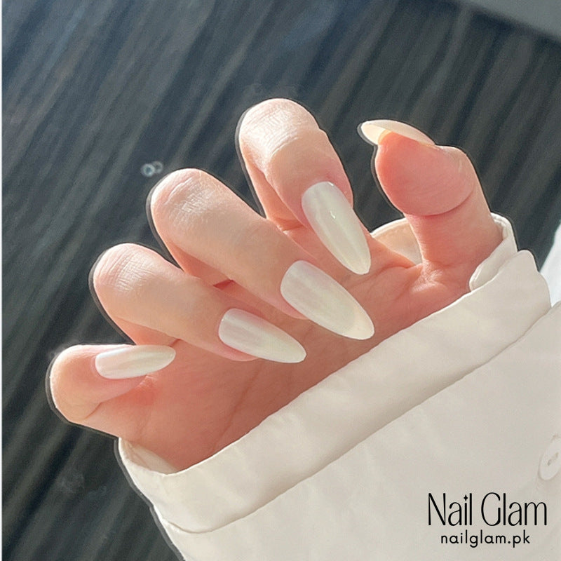 Nail Glam 532 - Pure White Elegance (24Pcs) - Application Kit Included