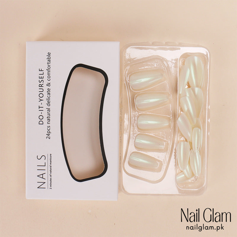 Nail Glam 532 - Pure White Elegance (24Pcs) - Application Kit Included