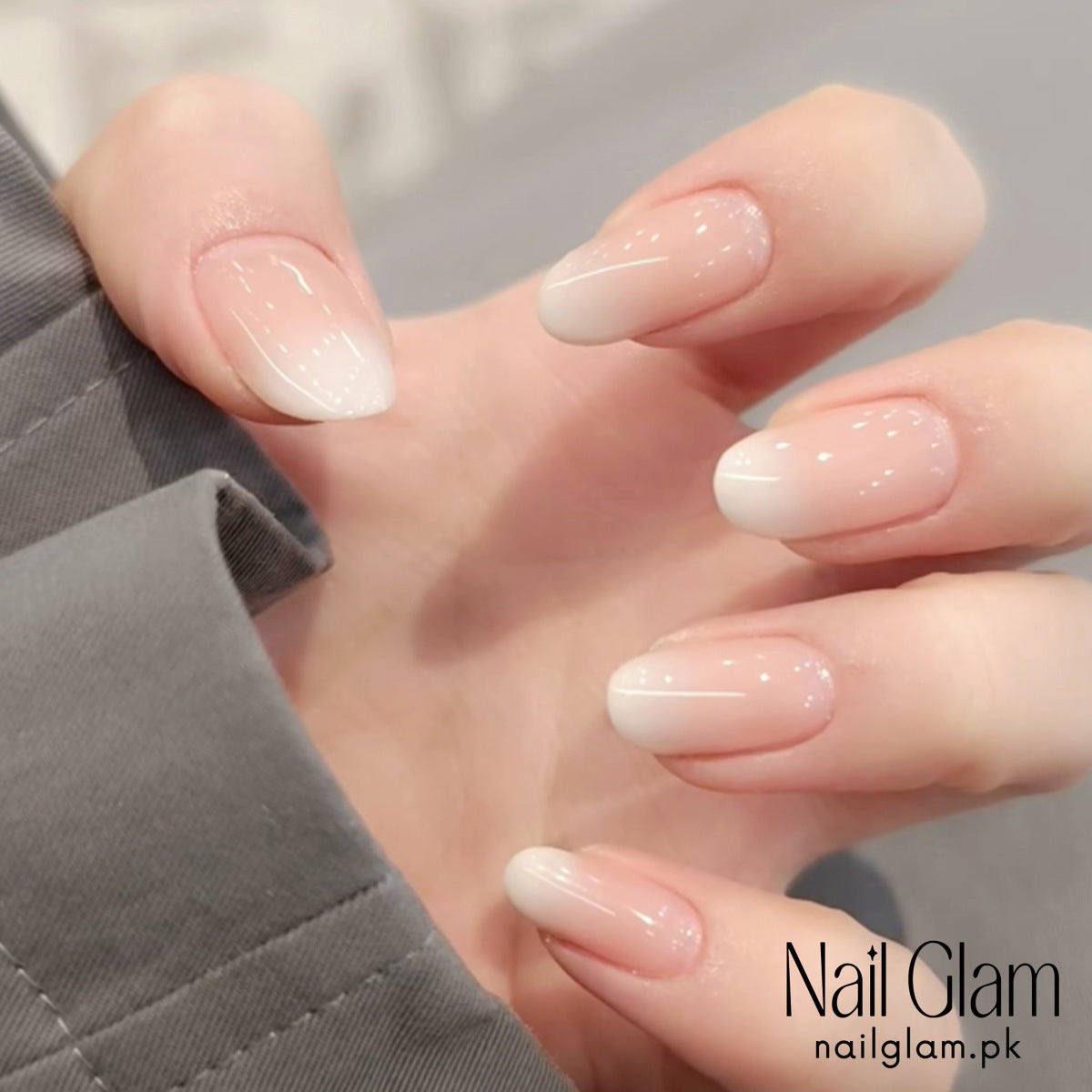 Nail Glam 550 - Pure Opulence (30Pcs) - Application Kit Included