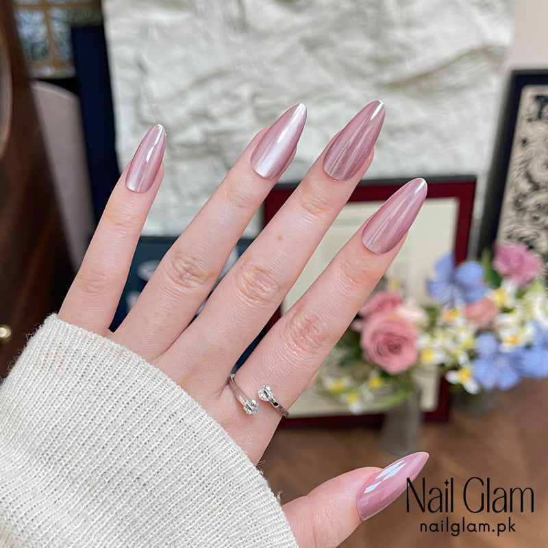 Nail Glam 565 - Pearlescent Nails (24Pcs) - Application Kit Included