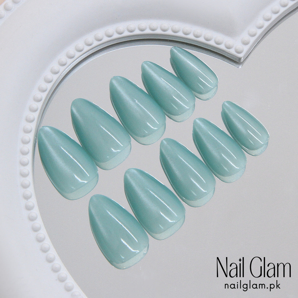 NailGlam652 - Mint Green Grape (30Pcs) -  Application Kit Included