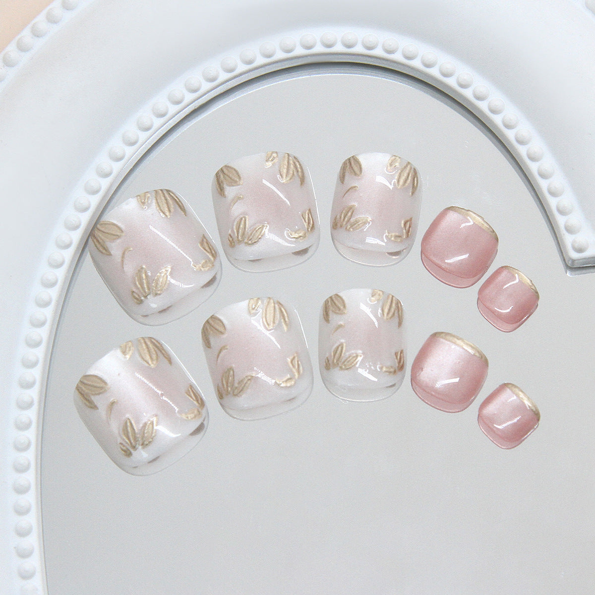 Nail Glam T29 - Glimmering Gold – Press-On Toe Nails (24Pcs) - Free Nail Kit Included